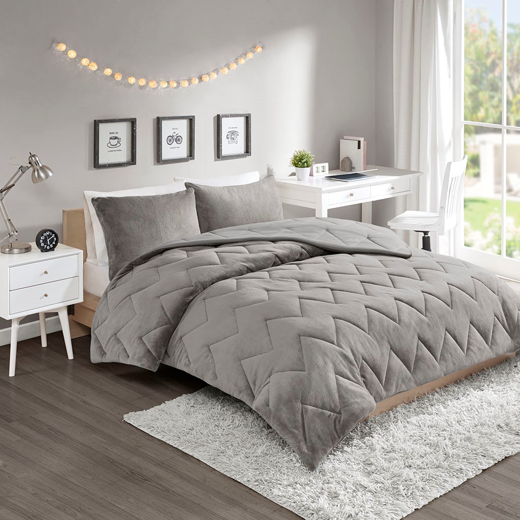 Details About Full Queen Kai Solid Chevron Quilted Reversible Micro Fiber Comforter Set Grey 0
