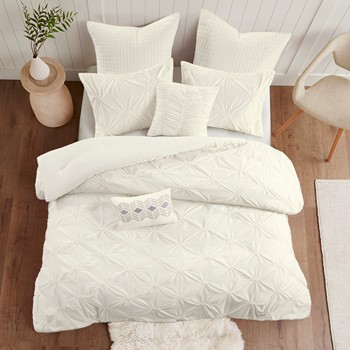 Comforter Buying Guide Size Chart Types Designer Living