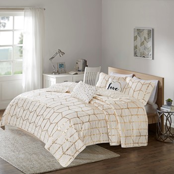 What Is A Coverlet Buying Guide Sizes Designer Living